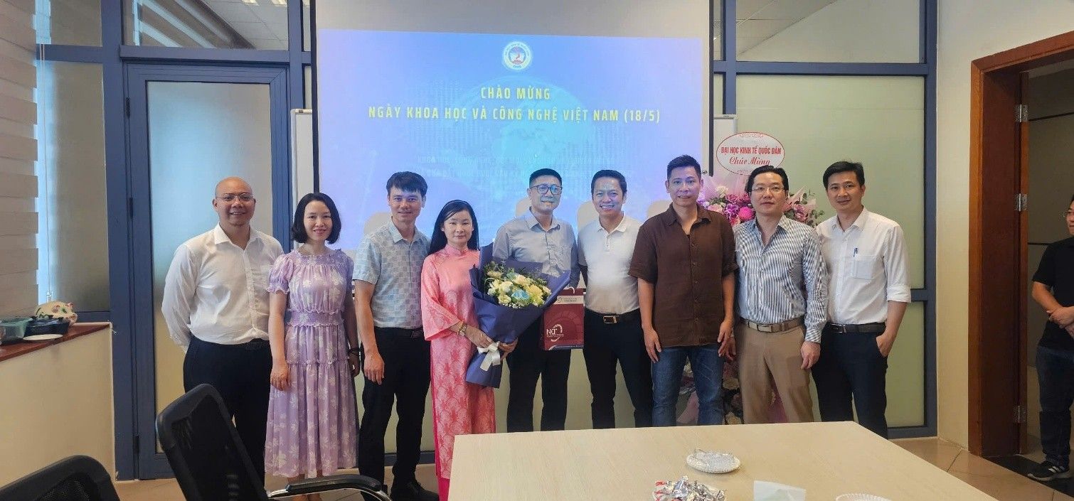 Trường Công nghệ chúc mừng Phòng Quản lý khoa học nhân dịp “Ngày Khoa học và Công nghệ Việt Nam (18/5)”