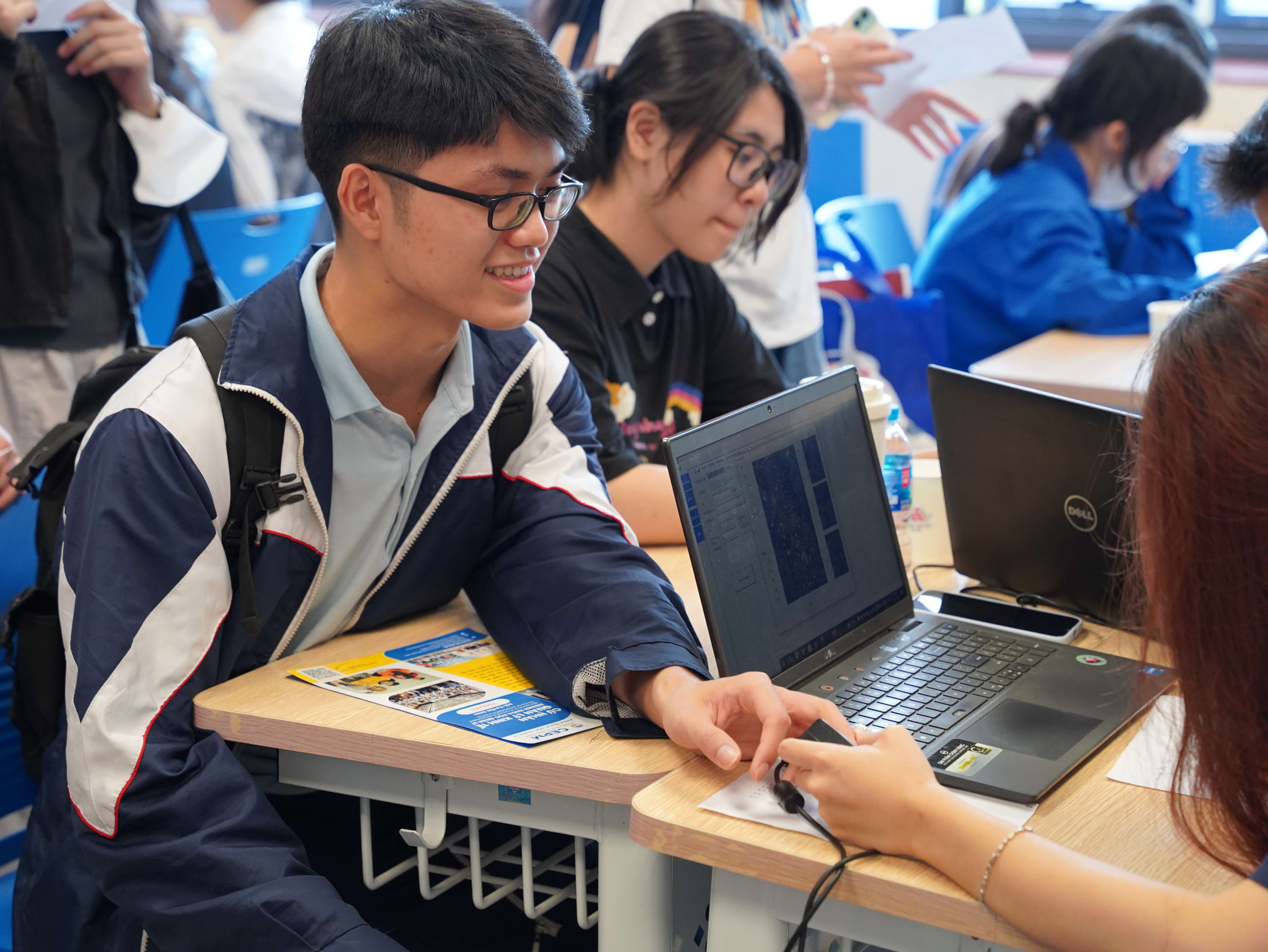 DSC00075 (1) (1).JPG