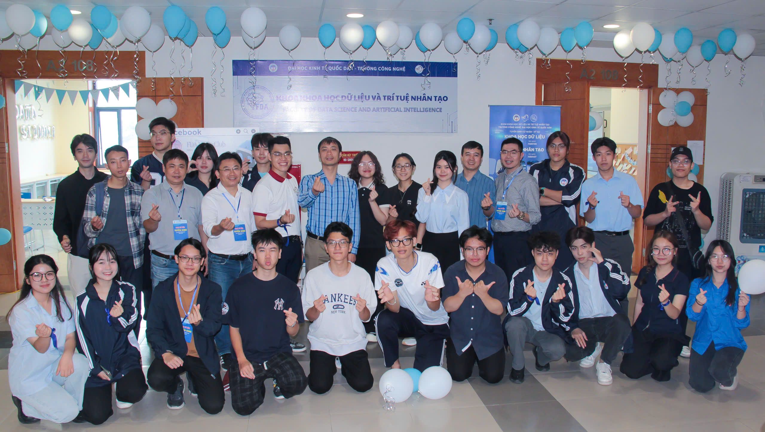 Thông báo chương trình Buổi giới thiệu và đào tạo giảng viên môn Khoa học dữ liệu cơ bản trong Kinh tế và Kinh doanh Trường Công nghệ